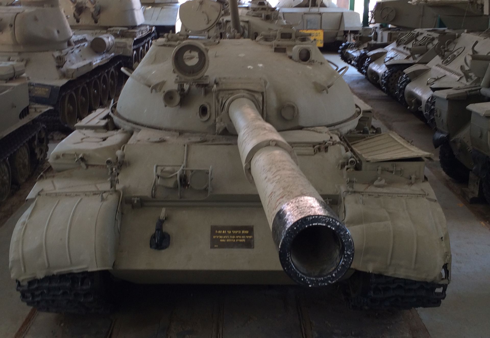 “It’s hard to even tell how old it is”: T-62 captured by Ukrainian forces