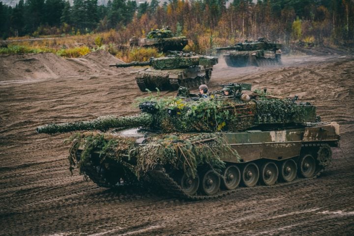 How Long Does It Take to Modernize Leopard 2A4?